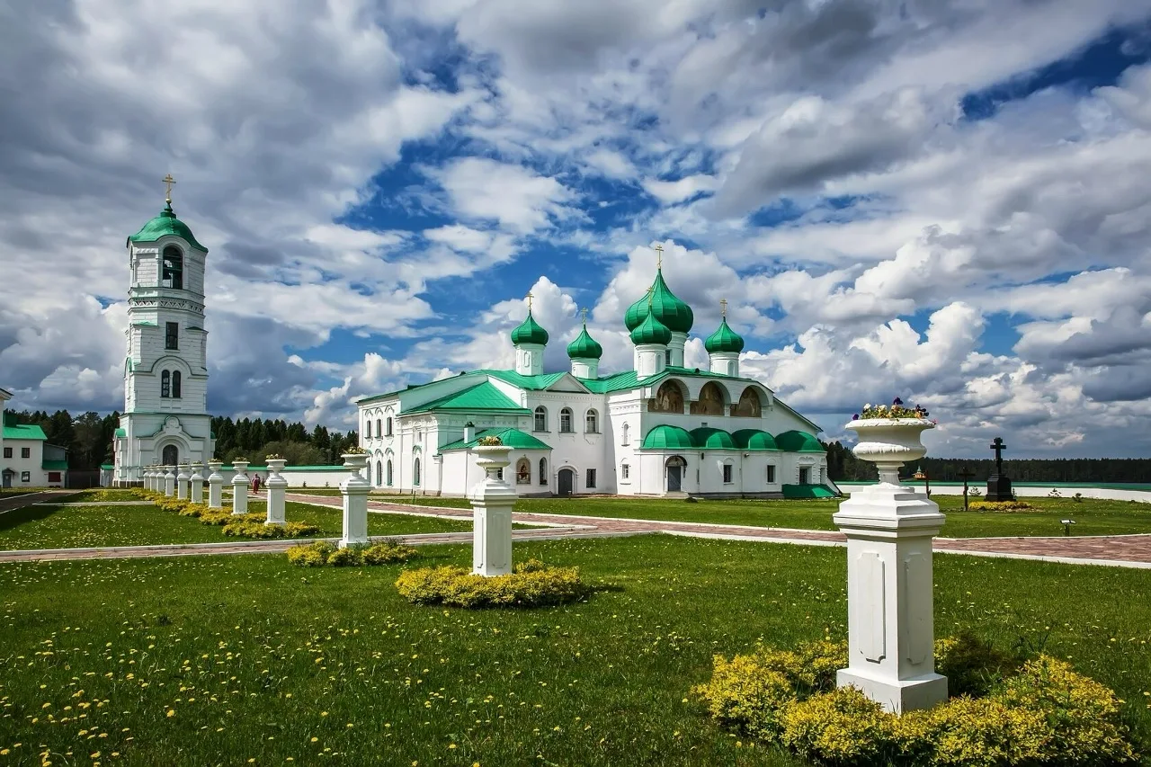 Путешествие в Олонецкую Карелию: Александро-Свирский монастырь и старинный Олонец